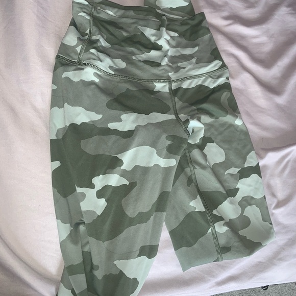 Aerie camo leggings - Picture 2 of 3